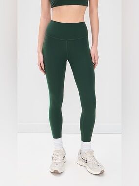 alo yoga airbrush leggings in dark green